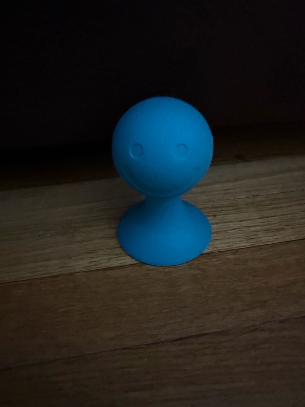 Fat Brain Toys pipSquigz sensory suction toy